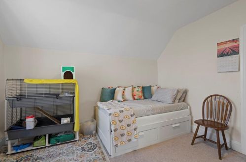 113 Oakland Ave, Providence RI 02908-3632 exterior