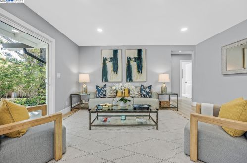 1945 Jameson Ct, Concord CA 94521-1609 exterior