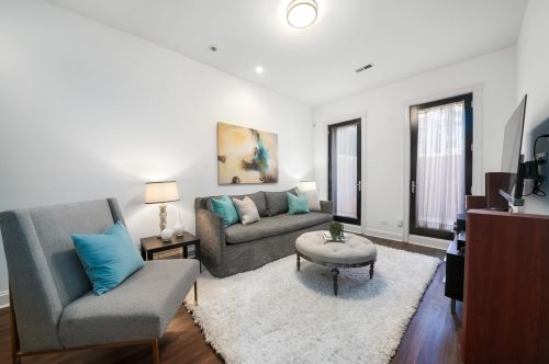 1725 Winchester Ave, Chicago IL 60622-1393 exterior