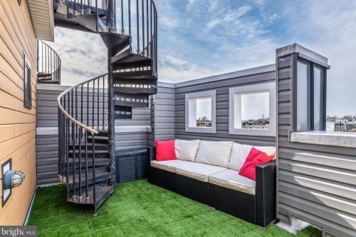 1413 Darien St, Philadelphia PA 19147-5726 exterior