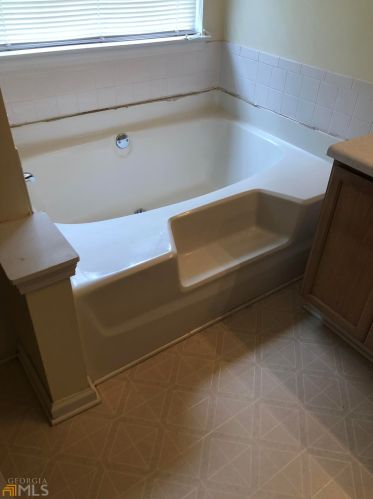 2880 Fld Spg Dr, Lithonia GA 30058-3851 exterior