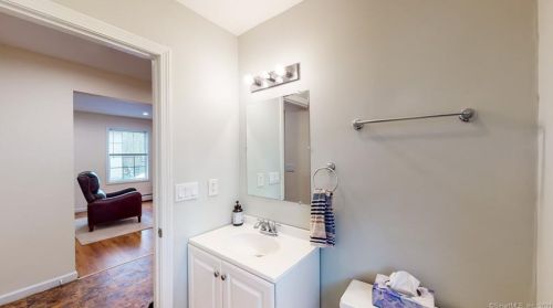 93 Laurel St, Manchester CT  06040-5012 exterior