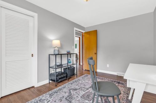 2374 Jenkinson Dr, Pittsburgh PA  15237-6620 exterior