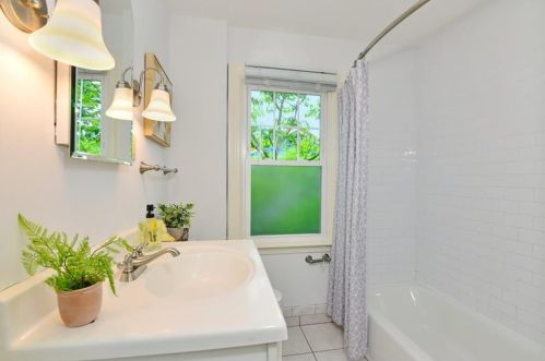 41 4th St, Providence RI 02906-3756 exterior