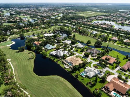 4702 Oak Leaf Dr, Naples FL 34119-8574 exterior