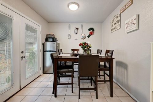 2518 Bitter Crk Dr, Austin TX 78744-5211 exterior