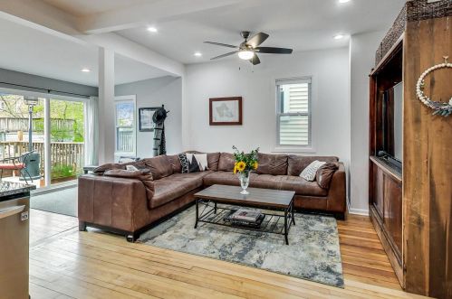 3450 Hamlin Ave, Chicago IL 60655-3915 exterior