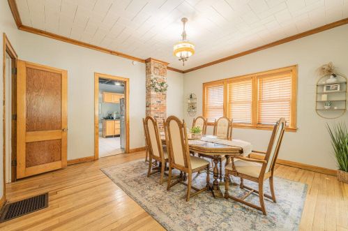 106 Hamilton St, Dowagiac MI  49047-1223 exterior