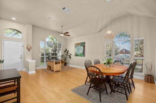 8119 Frst Hts Ln, Austin TX 78749-3506 exterior