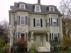 132 Church St, Newton, MA 02458-2004