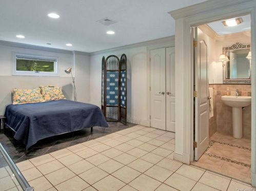 31 Tappan Ter, Briarcliff NY 10510-1332 exterior