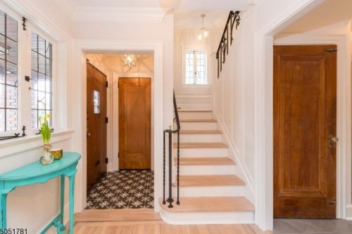 16 Burroughs Way, Maplewood NJ 07040-1410 exterior