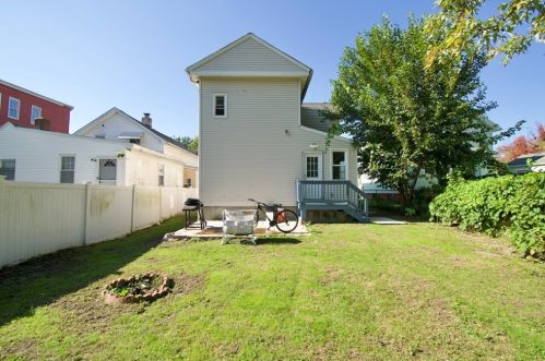 17 George St, West Springfield MA 01089-3414 exterior