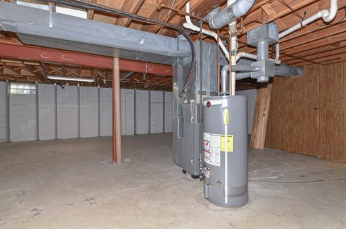 4917 Imperial Cir, Milwaukee WI 53220-4627 exterior