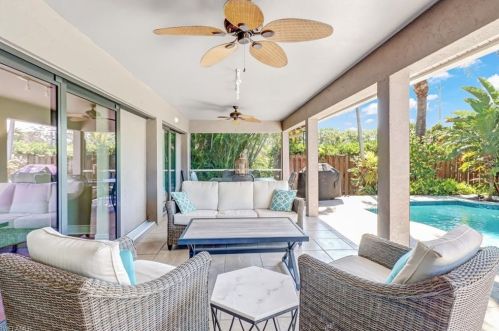 2298 River Reach Dr, Naples FL 34104-6923 exterior