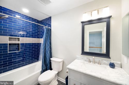 6408 Hawk Vw Ln, Alexandria VA 22312-3985 exterior