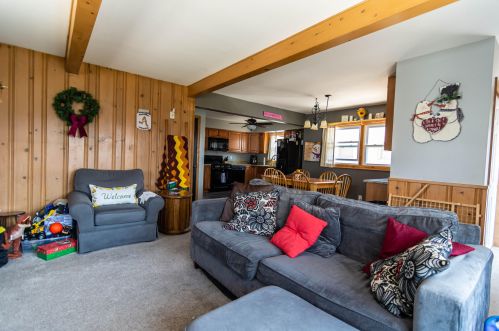 6613 Dodge Pl, Milwaukee WI  53220-1329 exterior