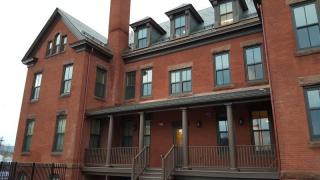 218 Hampden St, Holyoke MA  01040-4506 exterior