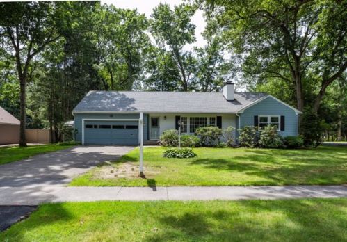 425 Converse St, Springfield, MA 01106-1710