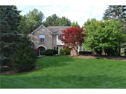 4770 Forest Ridge Ct, Rochester, MI 48306-1624