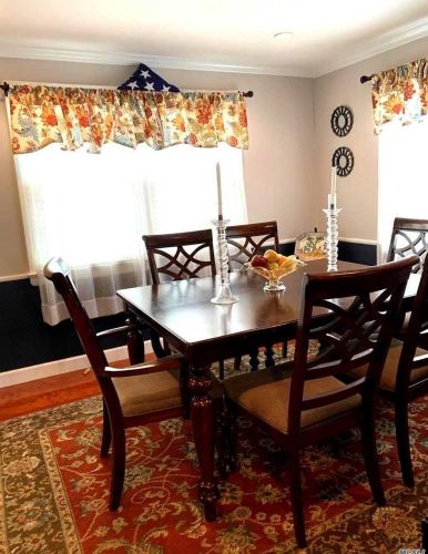 130 Haig Rd, Valley Stream NY 11581-2110 exterior