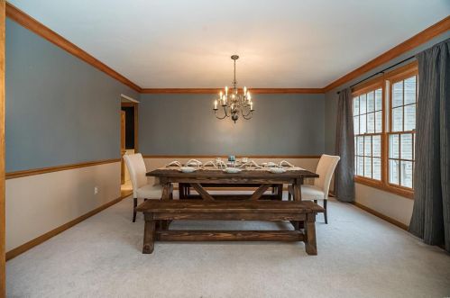 11070 Rambling Oaks Dr, Saint Louis MO 63128-2036 exterior