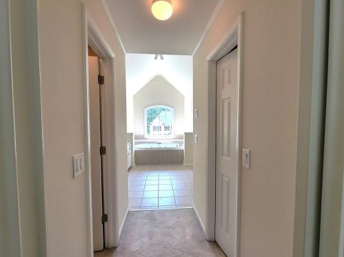 1080 Maycroft Knl, Lithonia GA 30078-7736 exterior