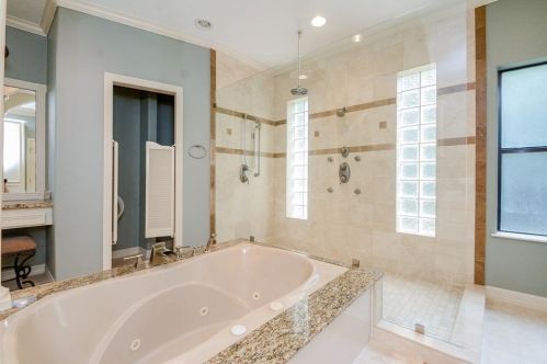 8827 Catamaran Way, Montgomery TX 77316-6881 exterior