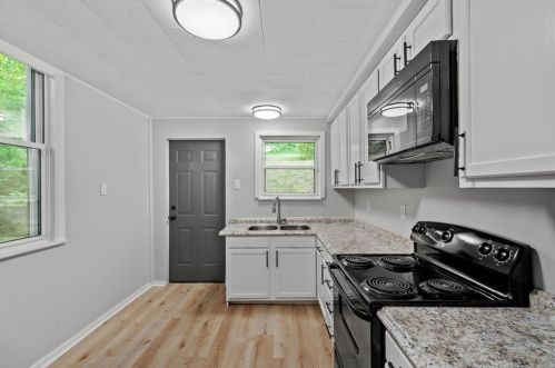 2701 Homehurst Ave, Pittsburgh PA 15234-3160 exterior