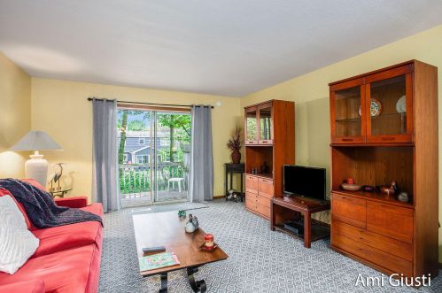 1910 Burton, Grand Rapids MI 49506-4620 exterior