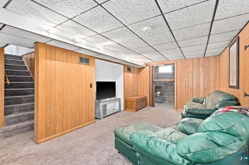 22 Winona St, Duluth MN 55803-1808 exterior