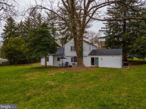 15 Delaware Ave, Trenton NJ 08628-2002 exterior