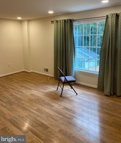 8218 Mcclelland Pl, Alexandria VA  22309-1833 exterior