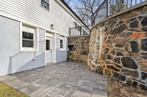 37 Walnut Hill Rd, Ridgefield CT  06877-2906 exterior