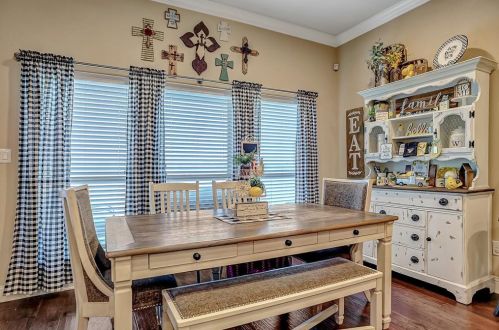 2805 Lillis Ln, Denison TX 75020 exterior