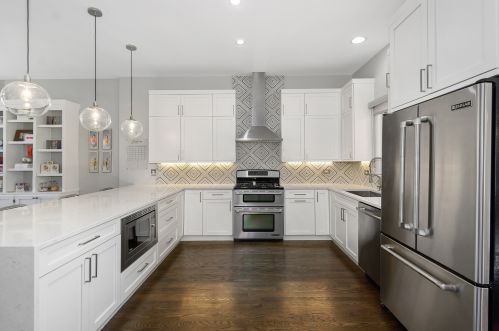 4030 Clark St, Chicago IL 60613-1302 exterior