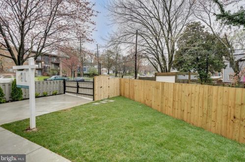 5112 Southern Ave, Washington DC 20019-5848 exterior