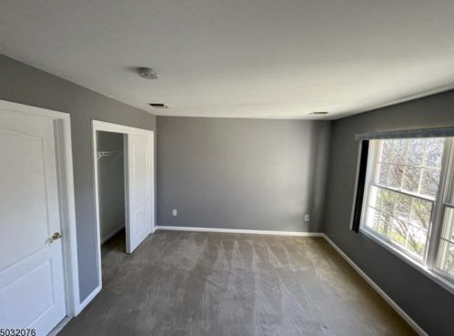 3 Bakley Ter, Town Center NJ 07052-2169 exterior