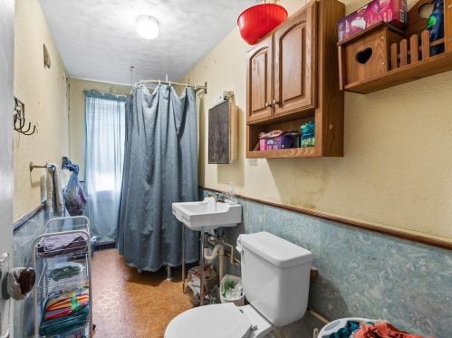 88 Prospect St, Woonsocket RI 02895-1910 exterior