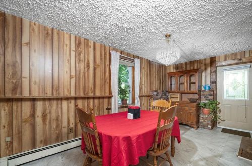 203 Sunnyside Ave, Woonsocket RI 02895-5103 exterior