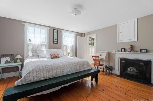 60 Elm St, Deep River CT 06417-1687 exterior