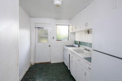 2620 Date St, Honolulu HI 96816-1122 exterior