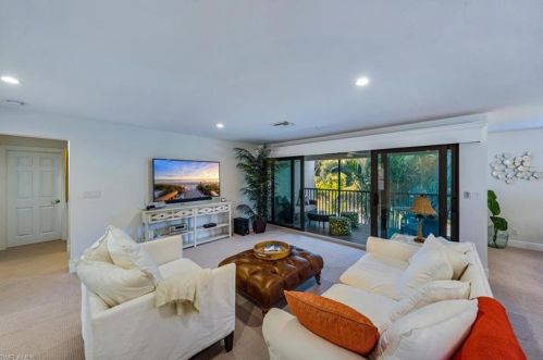 826 10th Ave, Naples, FL 34120-5066