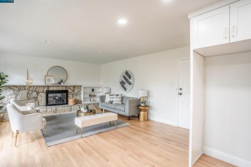 915 Dartmouth Way, Concord CA  94518-3819 exterior