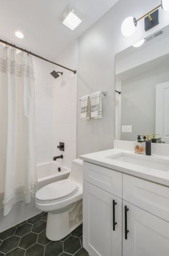 504 Wisconsin St, Chicago IL 60614-5232 exterior