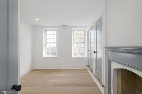 758 Front St, Philadelphia PA 19147-3523 exterior