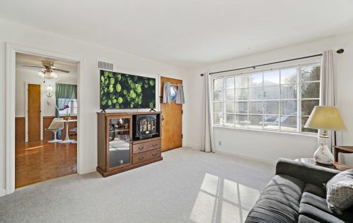 160 Crawford Ave, Milwaukee, WI 53207-3866