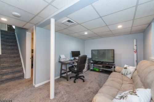 14 Lackawanna Trl, Hopatcong NJ  07843-1215 exterior