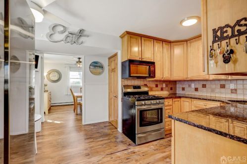 195 Austin Ave, Old Bridge NJ  08857-1164 exterior