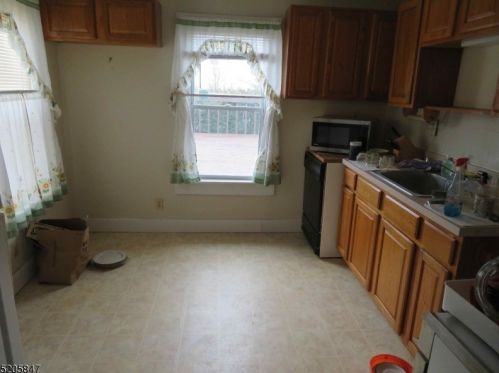 152 Pequannock St, Dover NJ 07801-3594 exterior